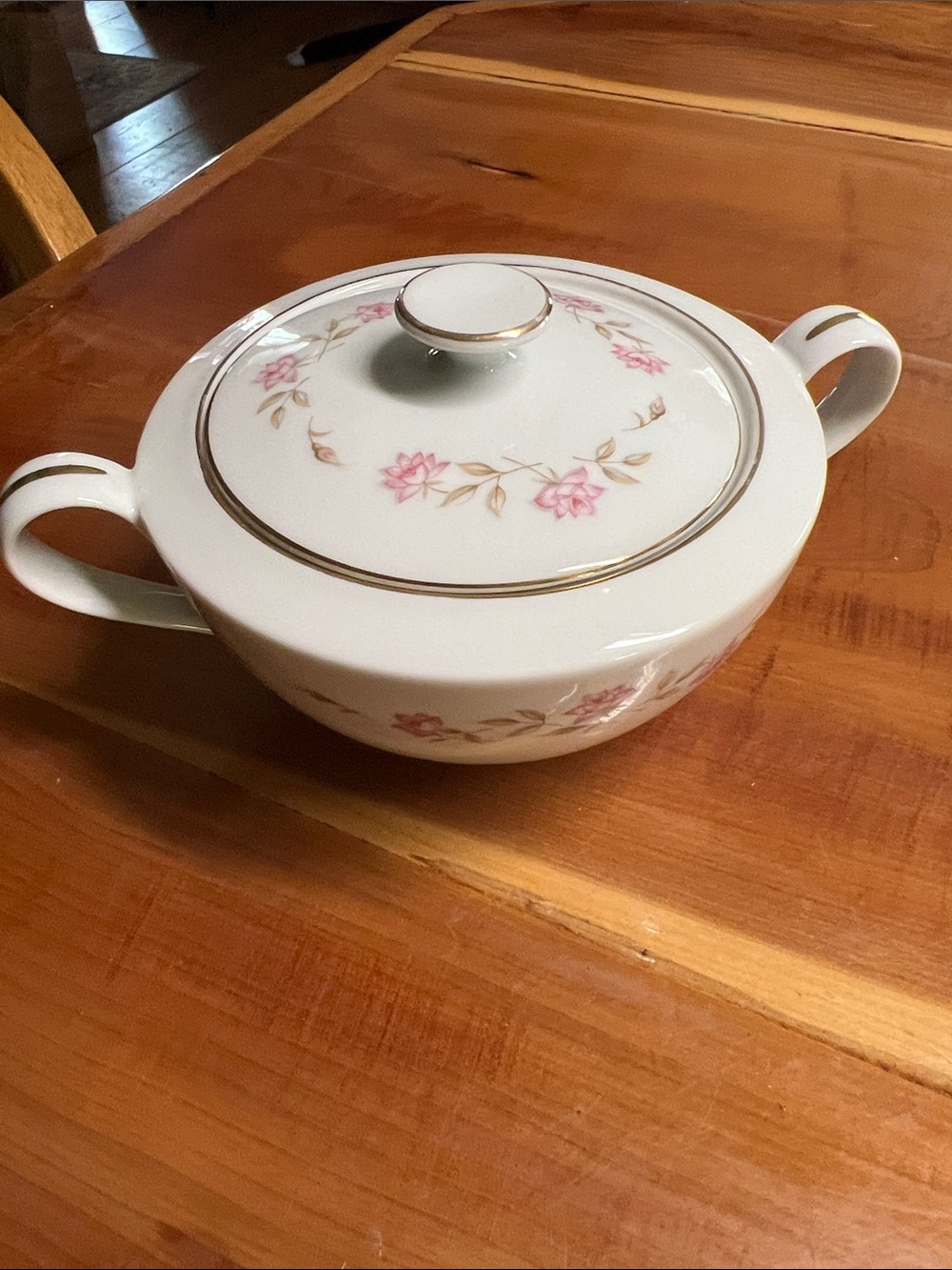 Noritake White Porcelain Covered Sugar Bowl with Pink Floral and Gold Trim Wilma